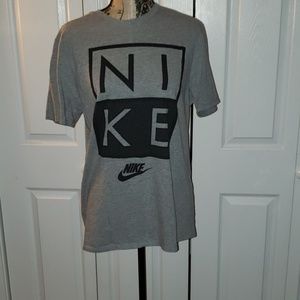 Nike tshirt